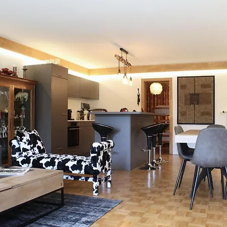 Freshly Renovated & Central For Up To 8 Guests, Palma * Crans-Montana