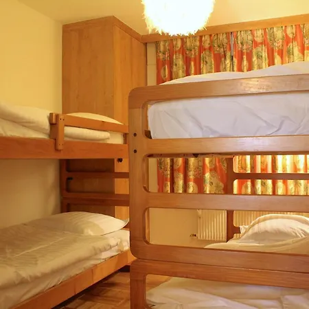 Apartment Freshly Renovated & Central For Up To 8 Guests, Palma