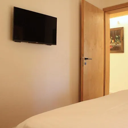Freshly Renovated & Central For Up To 8 Guests, Palma Crans-Montana