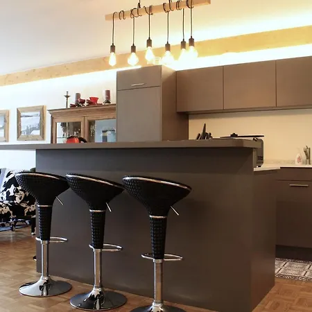 Freshly Renovated & Central For Up To 8 Guests, Palma Apartment