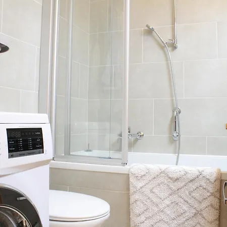 Freshly Renovated & Central For Up To 8 Guests, Palma Crans-Montana